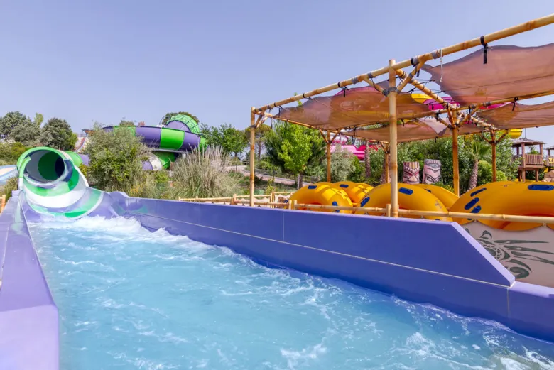 Aquópolis parque acuático en España
